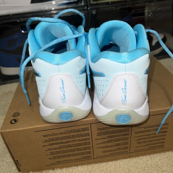 Size 9 - Nike KD 17 Christmas Pack - Picture 6 of 8